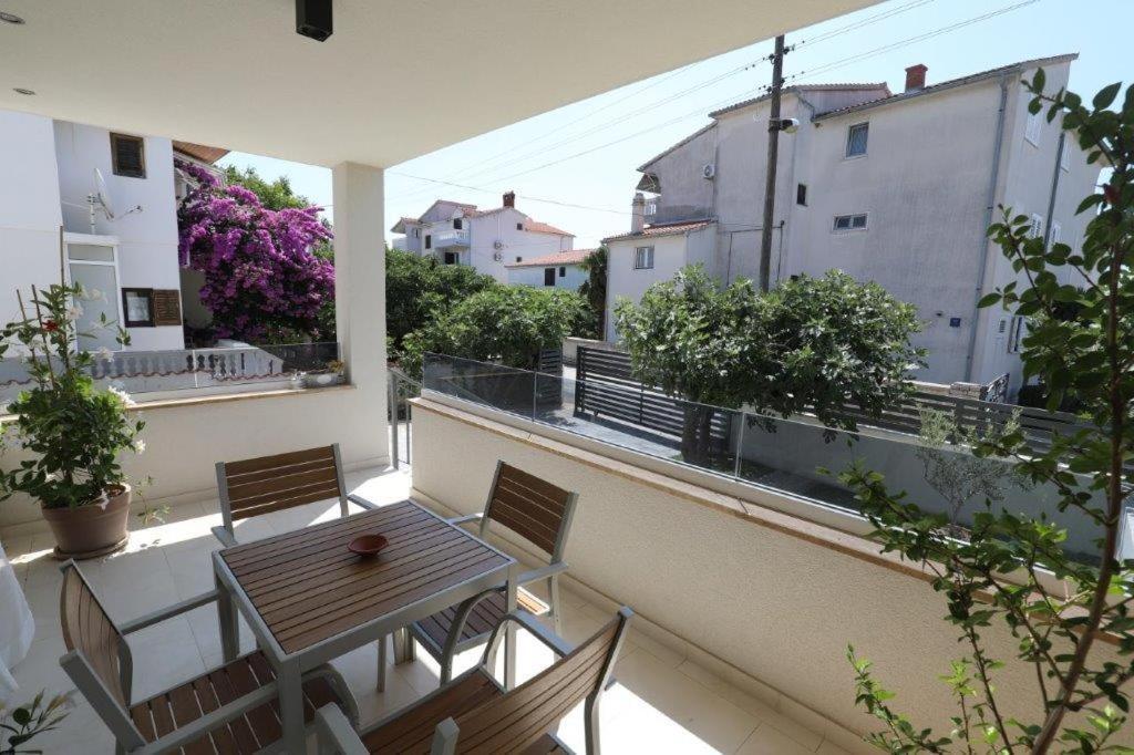 Smil'E Apartments Vodice Exterior foto